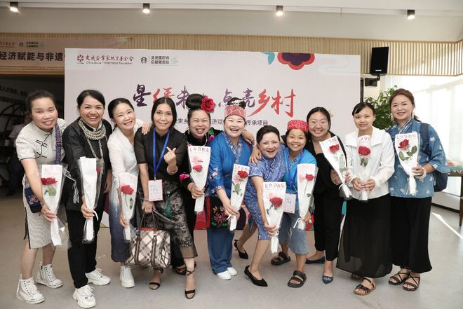 巴克选择了一条不喧哗的路PG电子麻将胡了在中国星(图9)